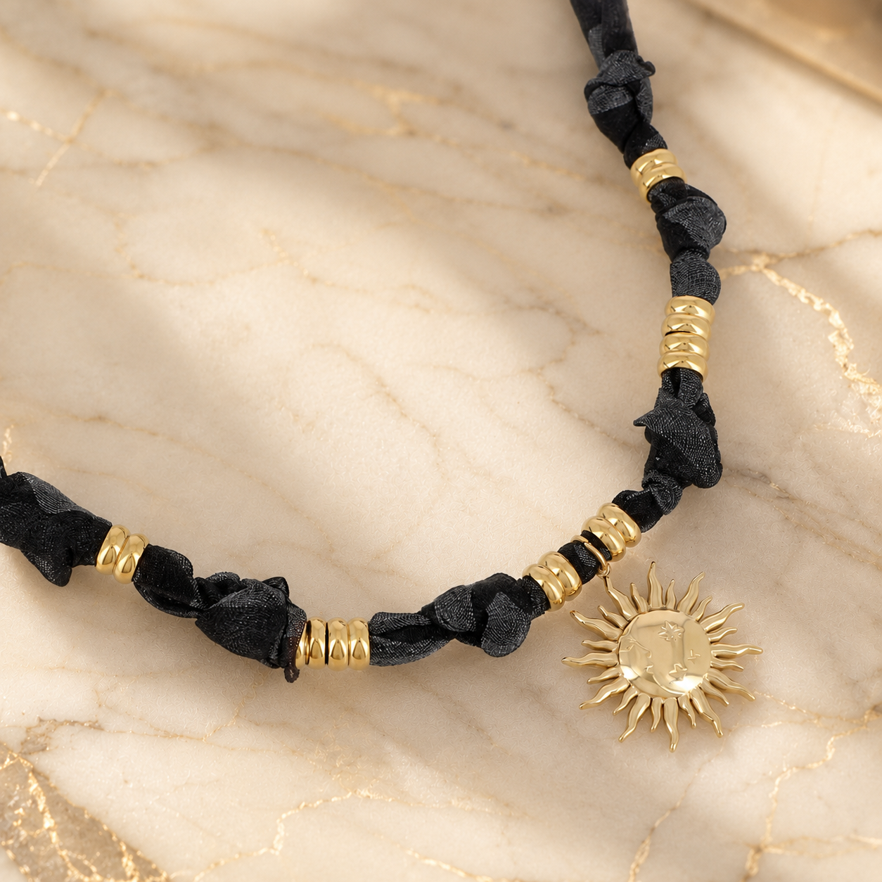 Collier Cordon Noir Soleil Doré