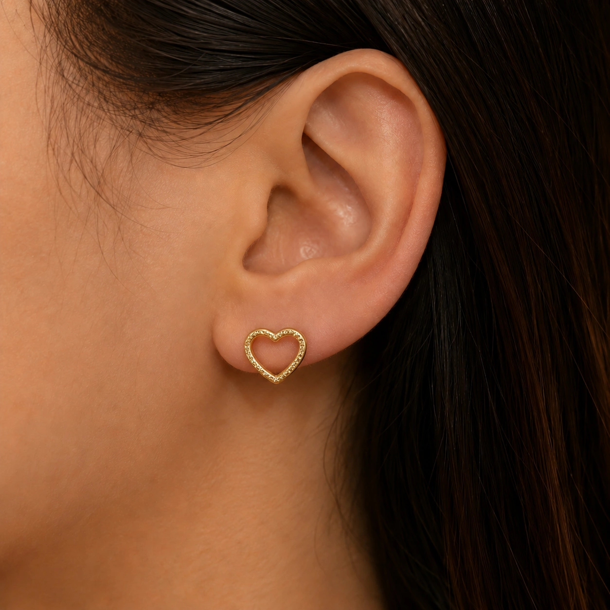 Boucles d’Oreilles Cœur Texturé – 1,2 × 1,2 cm