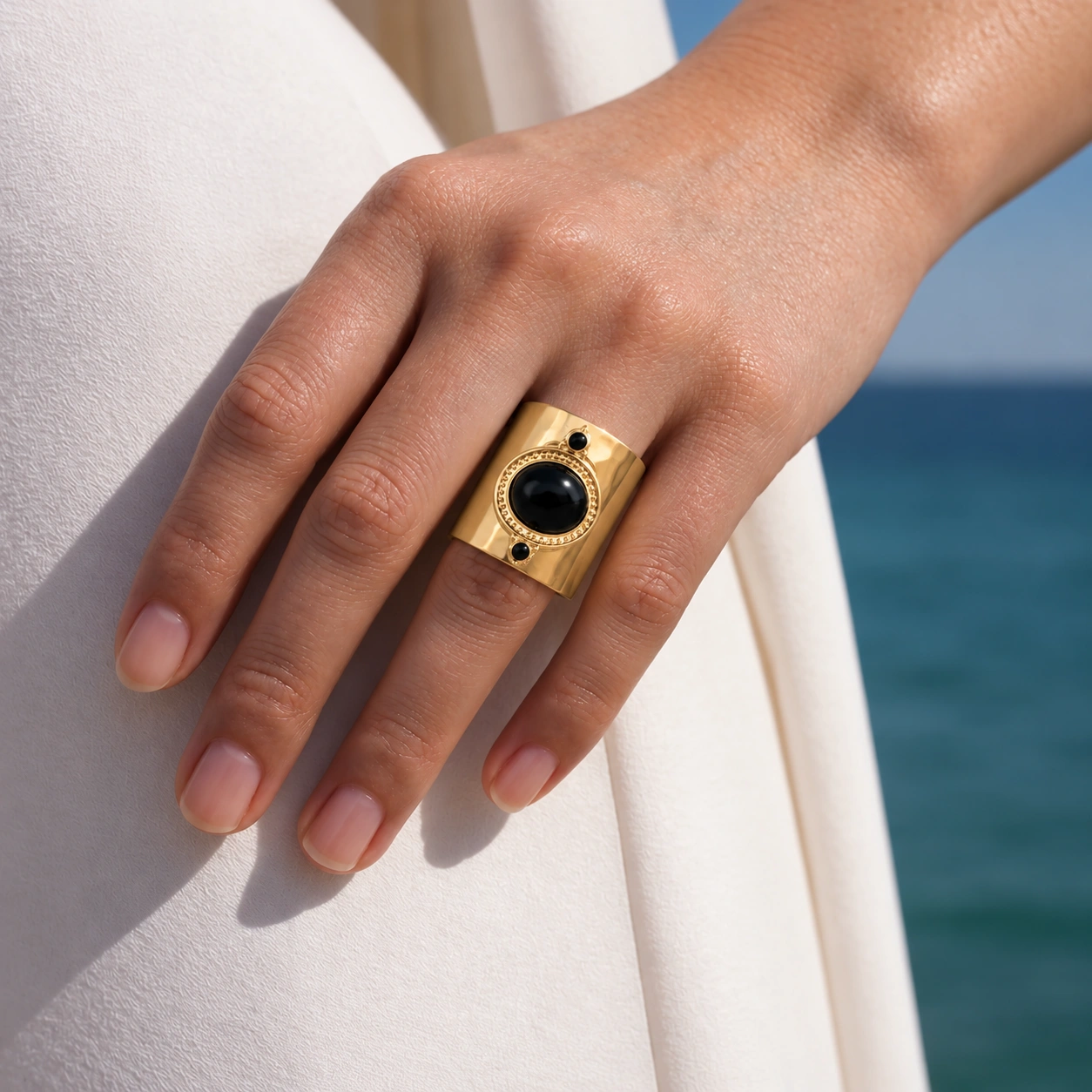 Bague Épaisse Onyx Ovale & Double Strass