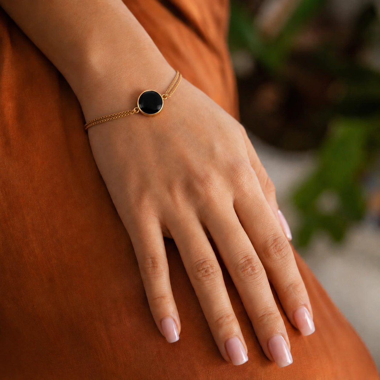 Bracelet Double Rang avec Médaillon Rond Émaillé