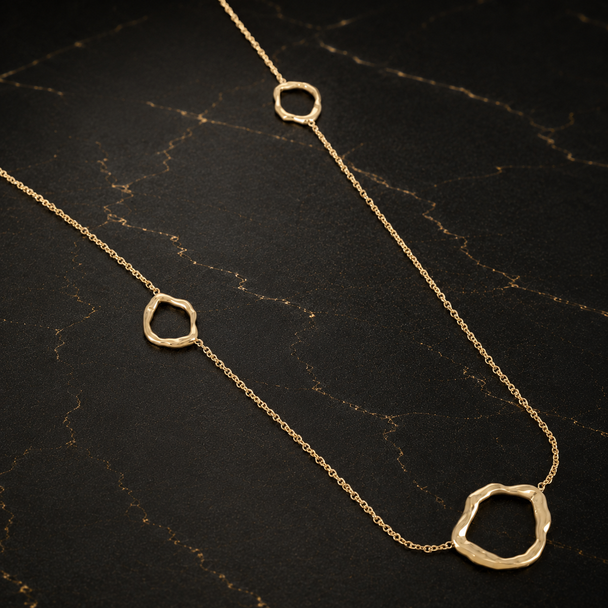 Collier Doré Multi-Cercles Organiques