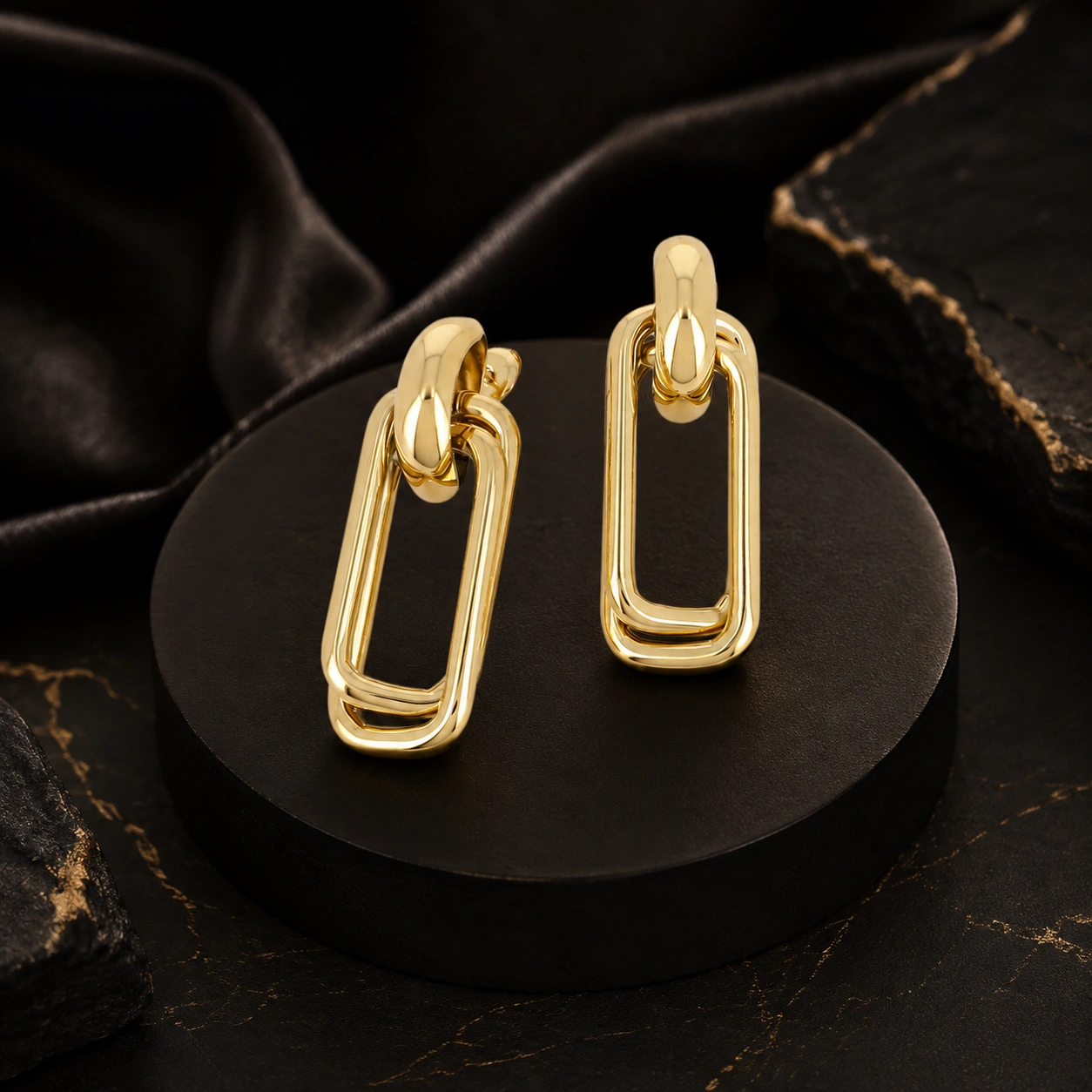Boucles d’Oreilles Puces à Double Anneau Rectangulaire Entrelacé (1,5 × 3,9 cm)