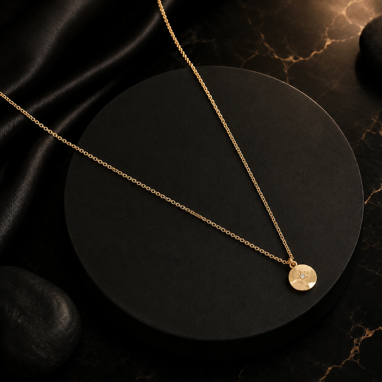 Collier Doré avec Pendentif Rond Étoilé et Strass (38 + 7 cm)